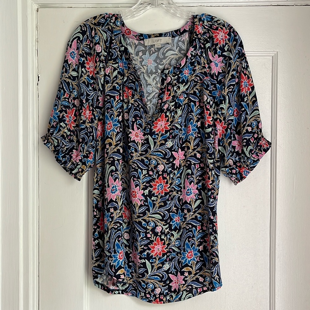 LOFT Floral Short-Sleeve Top EUC / L